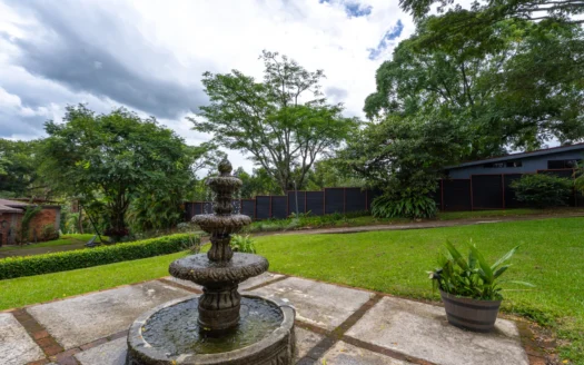 House For sale in Grecia Costa Rica-Pool,Garden Nature –