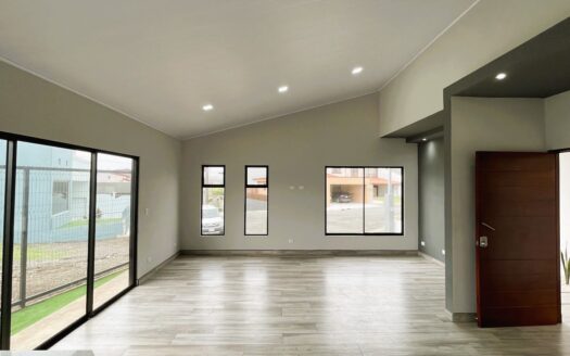 BRAND NEW HOUSE IN OTTO KOPPER RESIDENTIAL, SAN RAMON. –