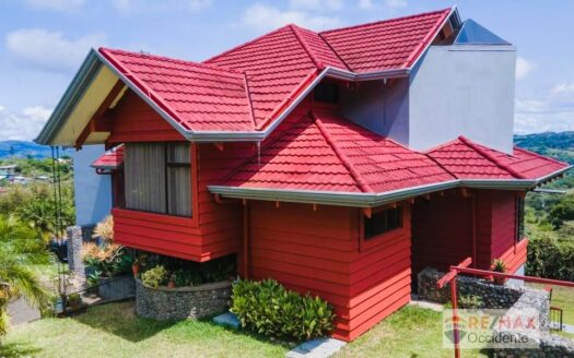 Chalet Style House for Sale in Volio, San Ramón, Costa Rica –