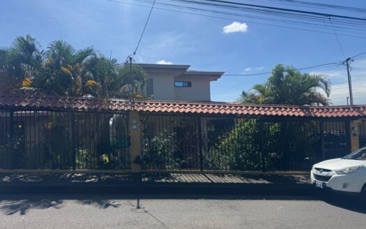 Cozy Furnished home for Rent in Sarchí, Costa Rica – $1,000/month –