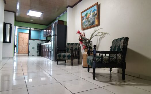 House for Sale in Sarchí, Calle Canto. –